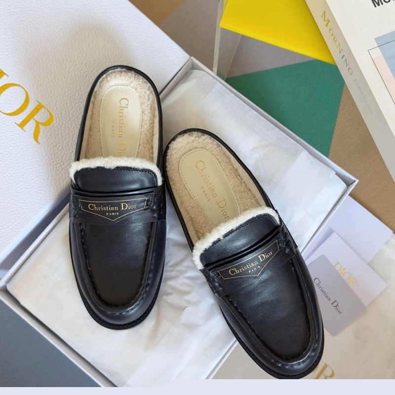 ch**an D*or slippers